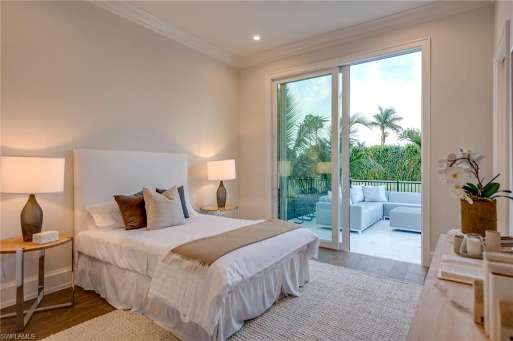 MOORINGS - Residential