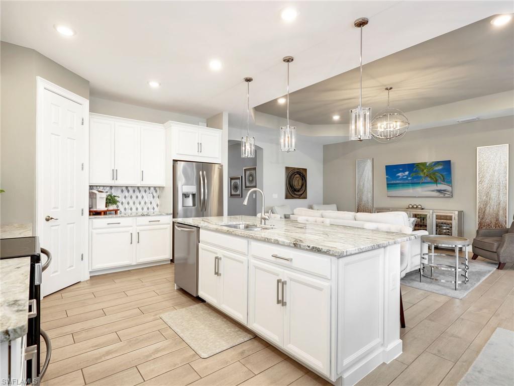 HALFMOON POINT - Residential