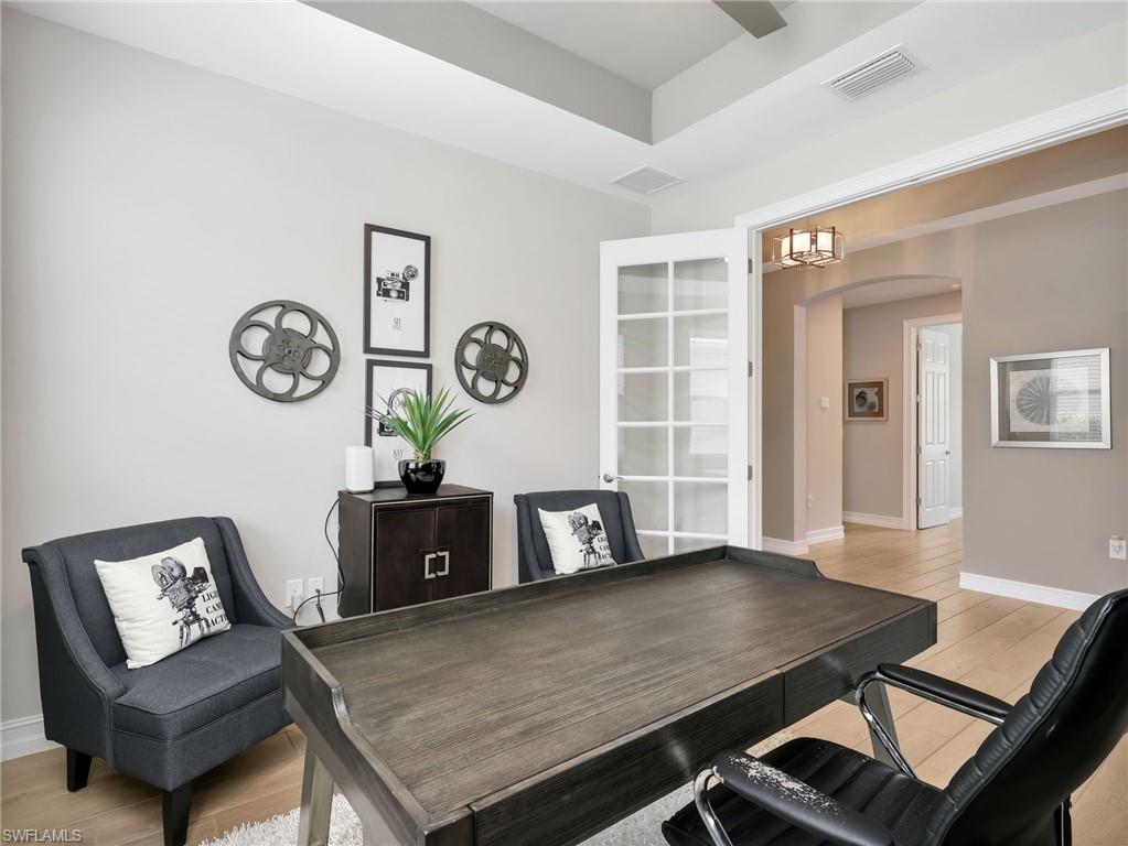 HALFMOON POINT - Residential