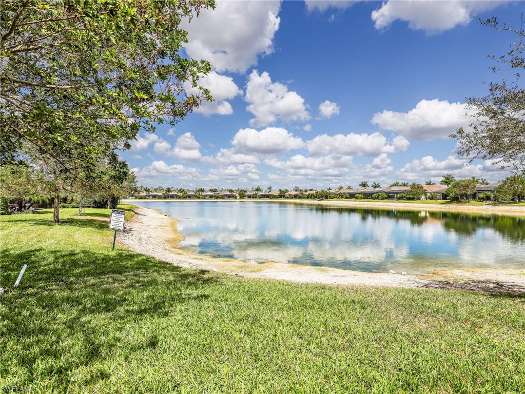 HALFMOON POINT - Residential