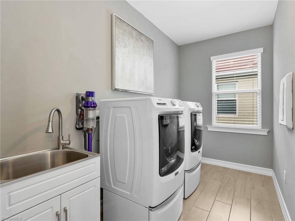 HALFMOON POINT - Residential