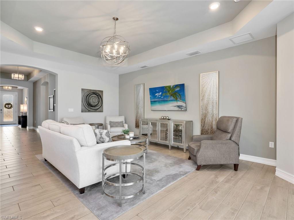 HALFMOON POINT - Residential