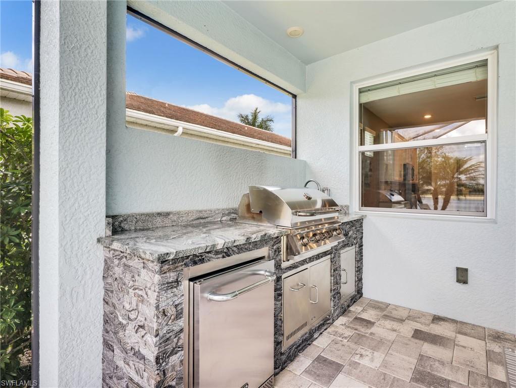 HALFMOON POINT - Residential