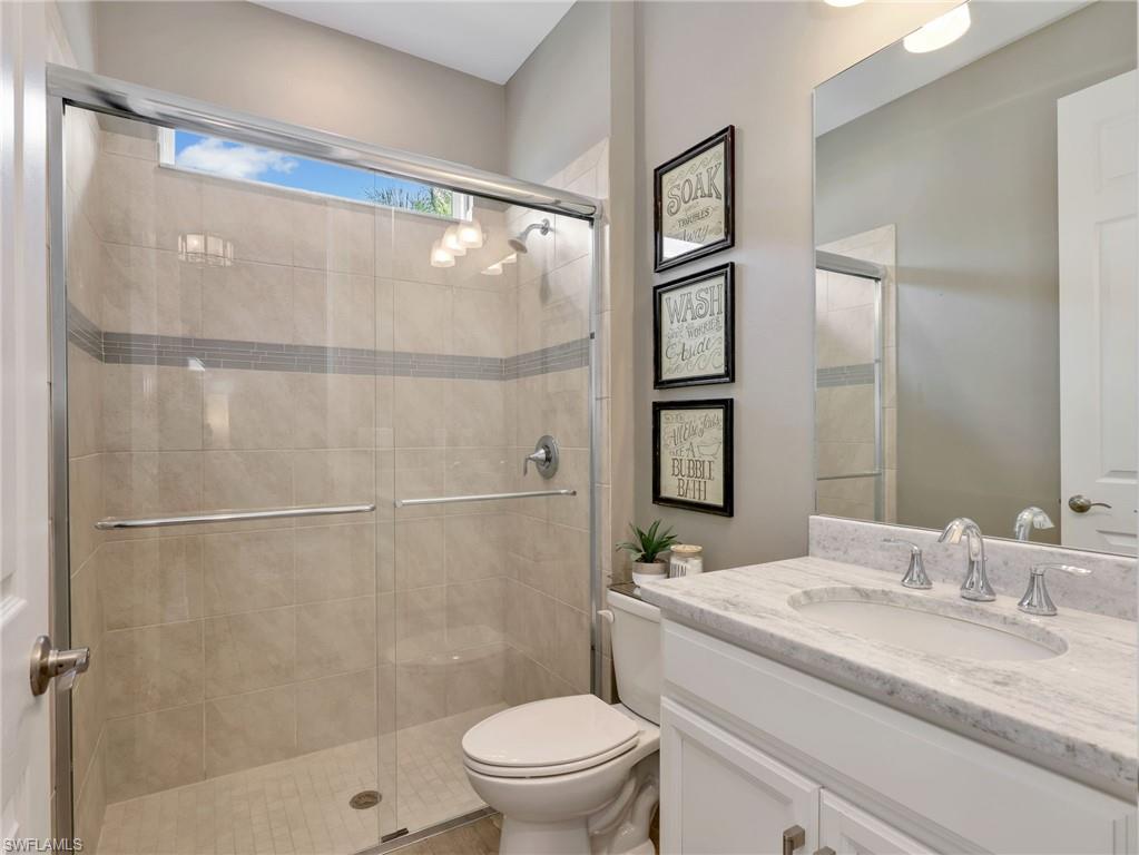 HALFMOON POINT - Residential