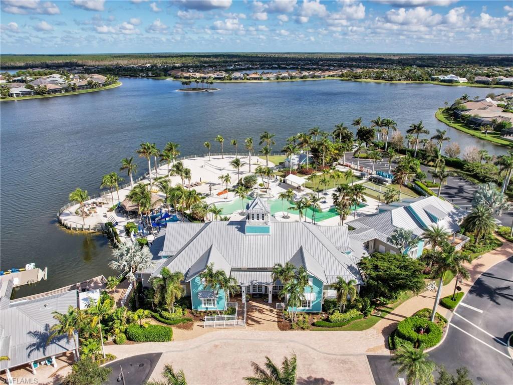 HALFMOON POINT - Residential