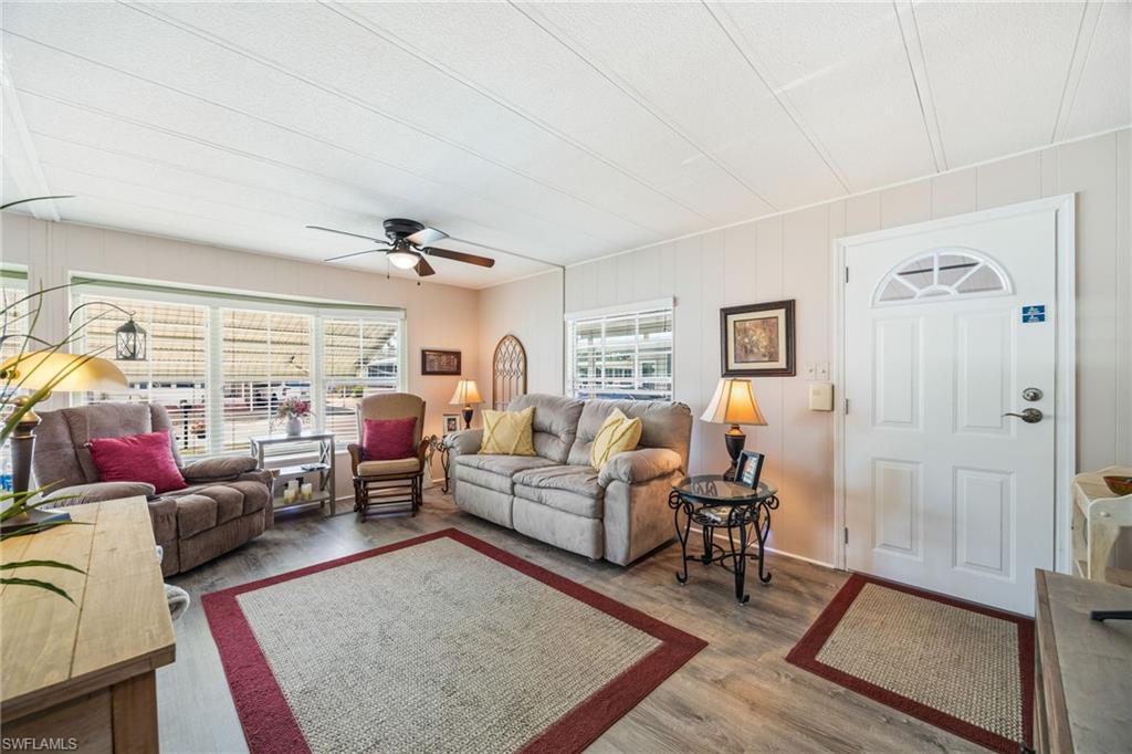 SIX LAKES COUNTRY CLUB - Residential