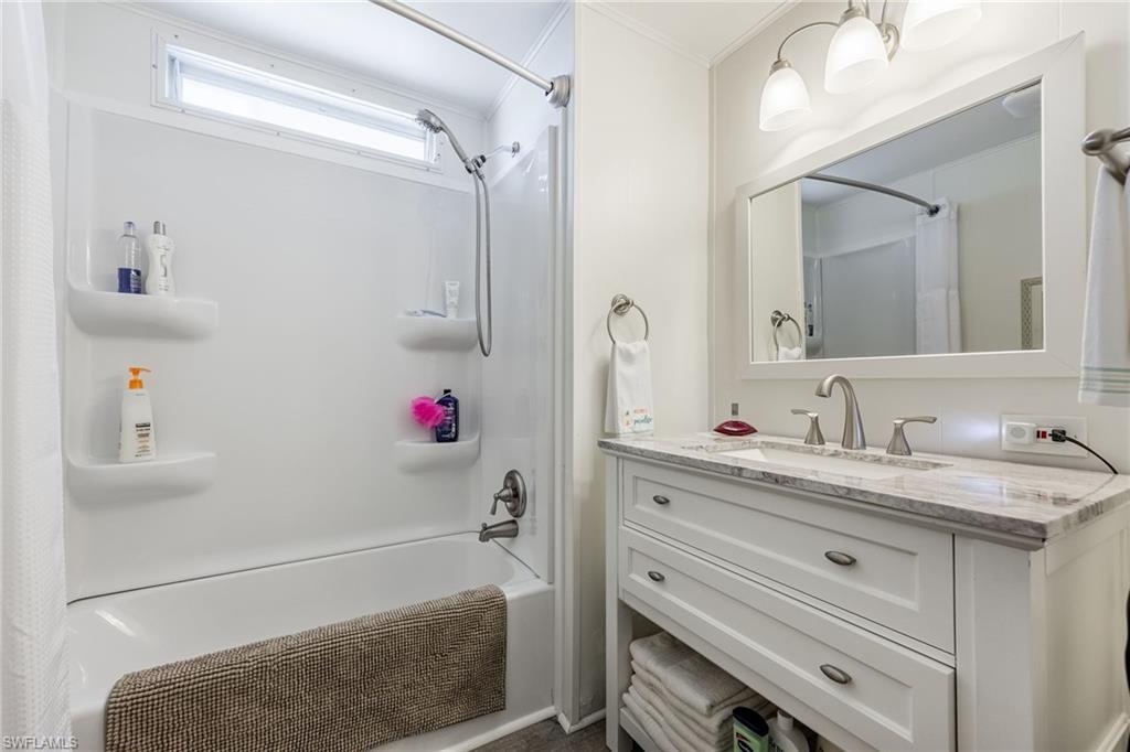 SIX LAKES COUNTRY CLUB - Residential