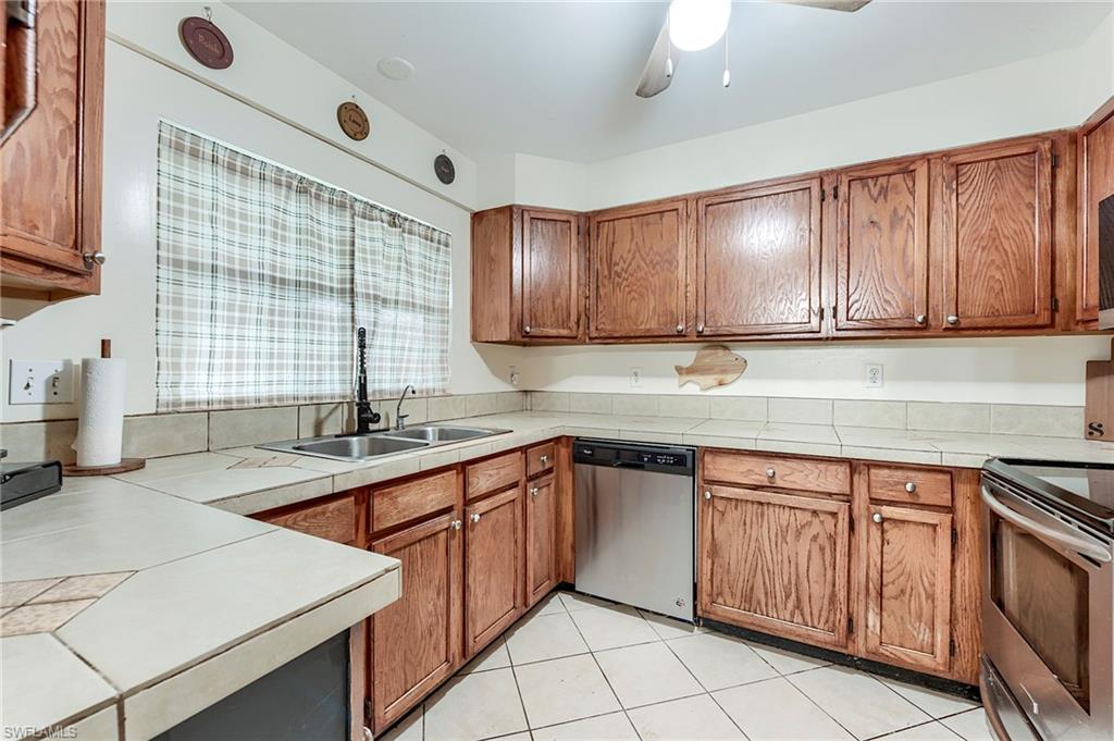 SAN CARLOS PARK - Residential