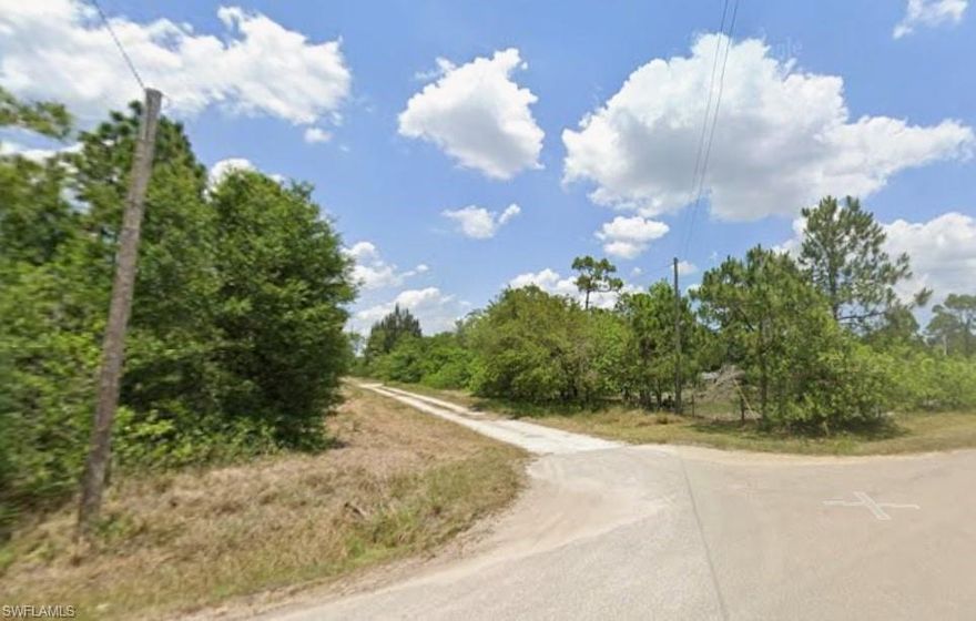 Two adjacent agricultural parcels in Hendry County, FL, totaling 5 ACRES (2.5
acres each). 
Zoned A-2 (General Agriculture) with good access and no wetlands.
Conveniently located near LaBelle and Lake Okeechobee.
Excellent opportunity for agricultural use at a great value.
Good access, no wetlands, and is ideally located near LaBelle and Lake
Okeechobee.
Excellent opportunity to acquire quality agricultural land for agricultural use,
investment, or cultivation.