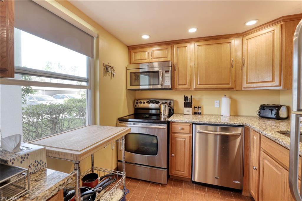 SEVEN LAKES - Residential