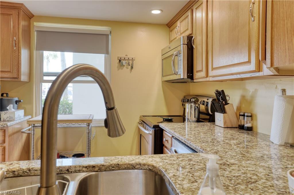 SEVEN LAKES - Residential