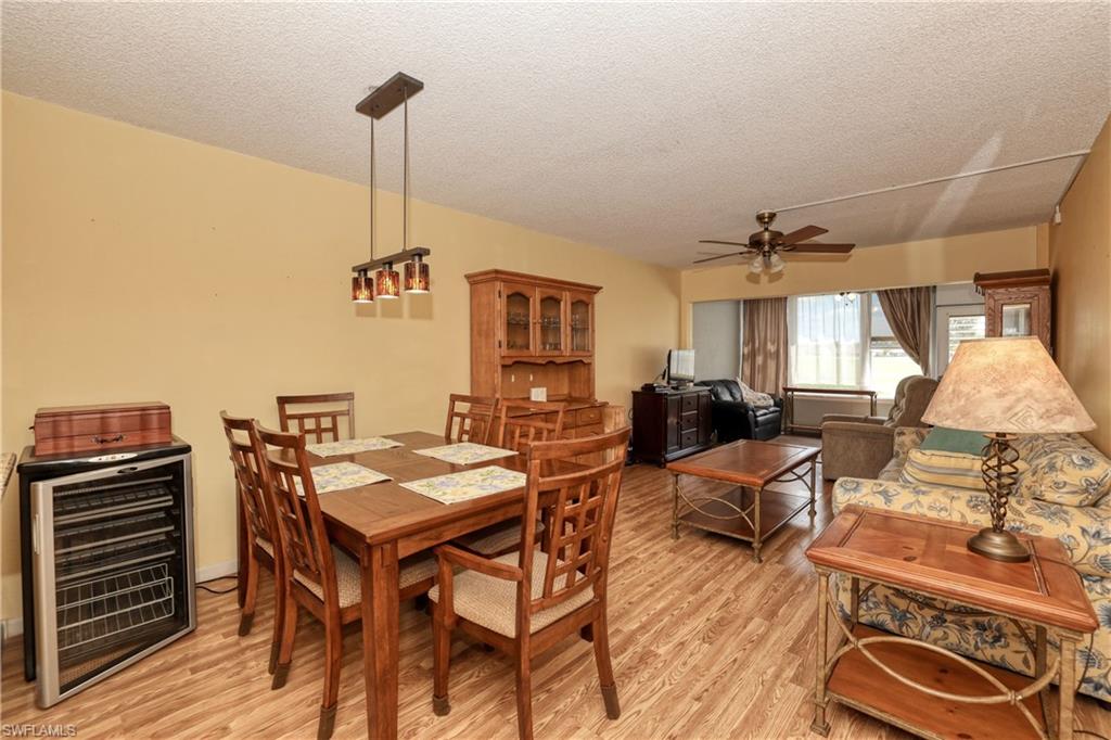 SEVEN LAKES - Residential