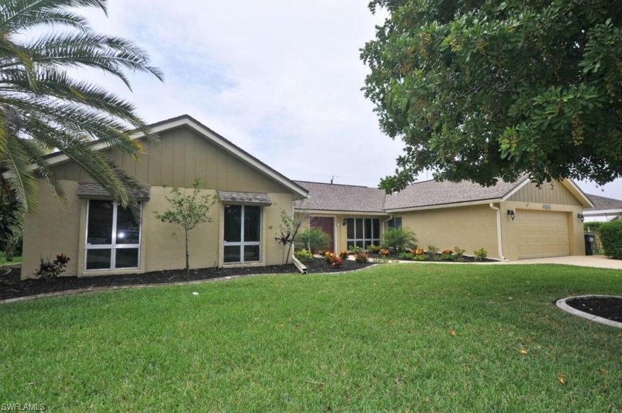 This beautiful home has been recently updated with newer roof, freshly painted exterior & interior,
newer kitchen, granite counters, stainless steal appliances, tile floors, carpeting in bedrooms.You
will enjoy the oversize pool and private fenced yard. This has so much to offer and vacant ready
for a truly adorable Home.