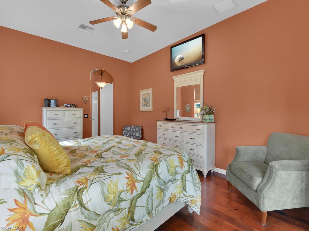 CYPRESS LINKS - Residential