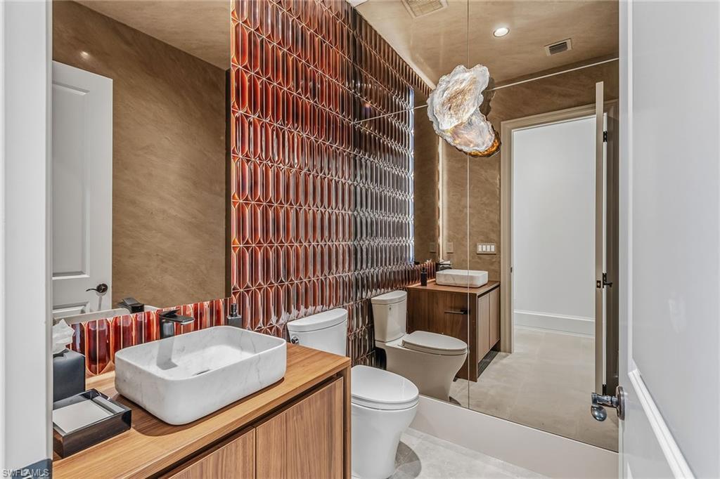 TRADITIONS - Residential