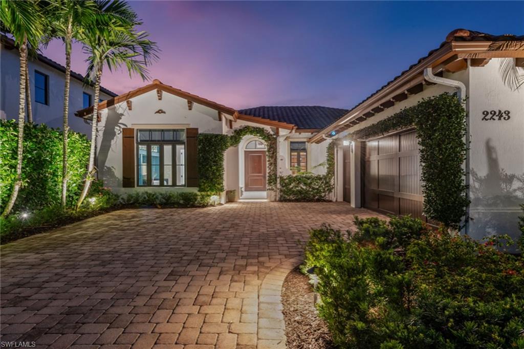 TRADITIONS - Residential