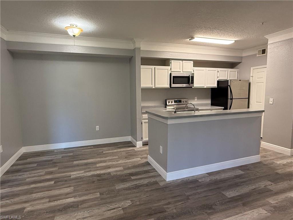 ROYAL GREENS - Residential Lease