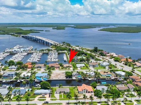 A home in MARCO ISLAND