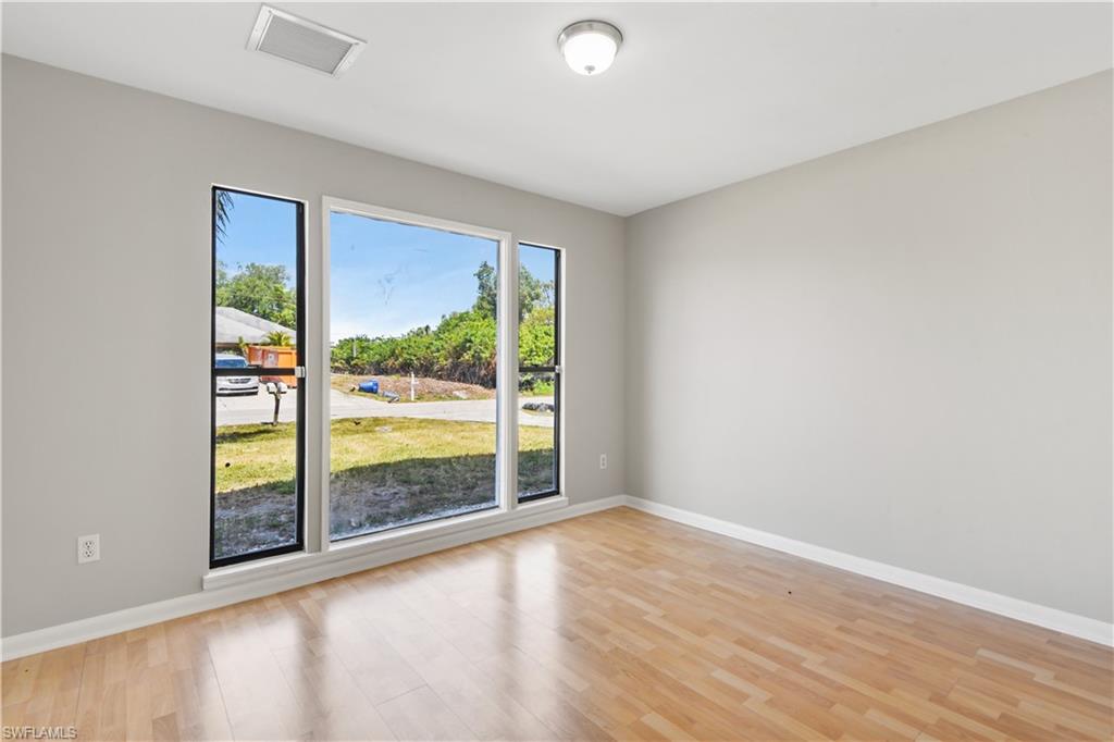 EUROPEAN TOWNHOUSE - Residential