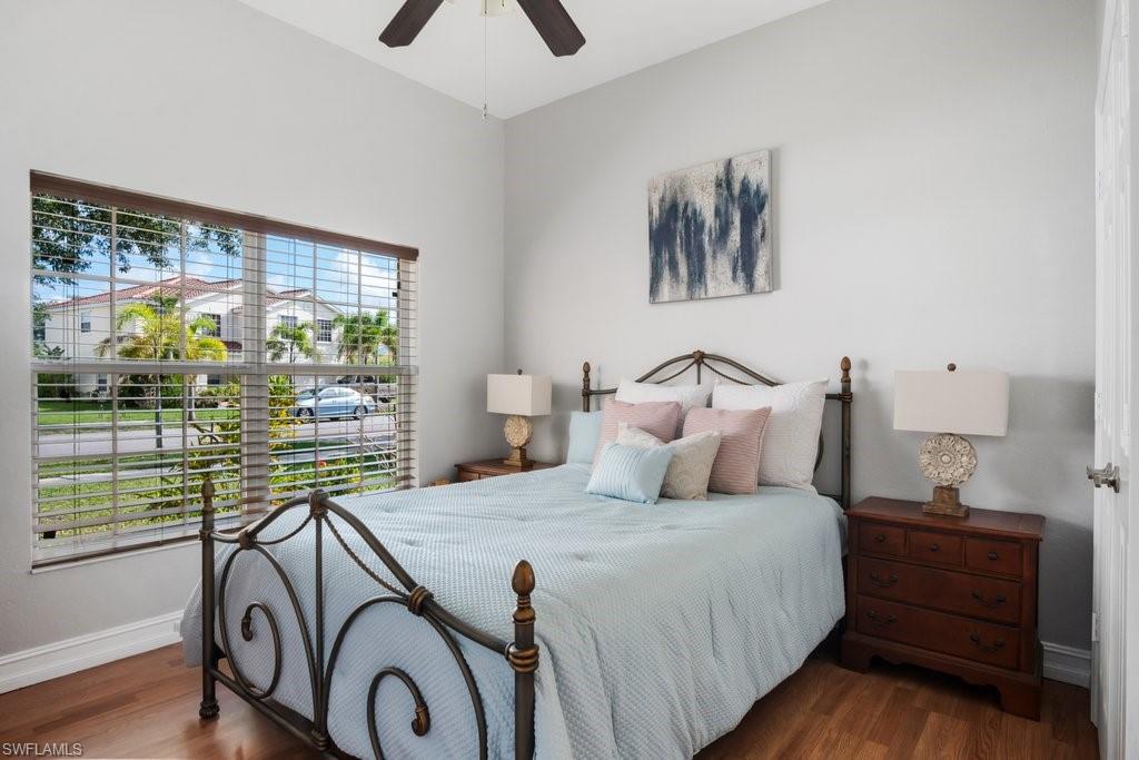 VALENCIA LAKES - Residential