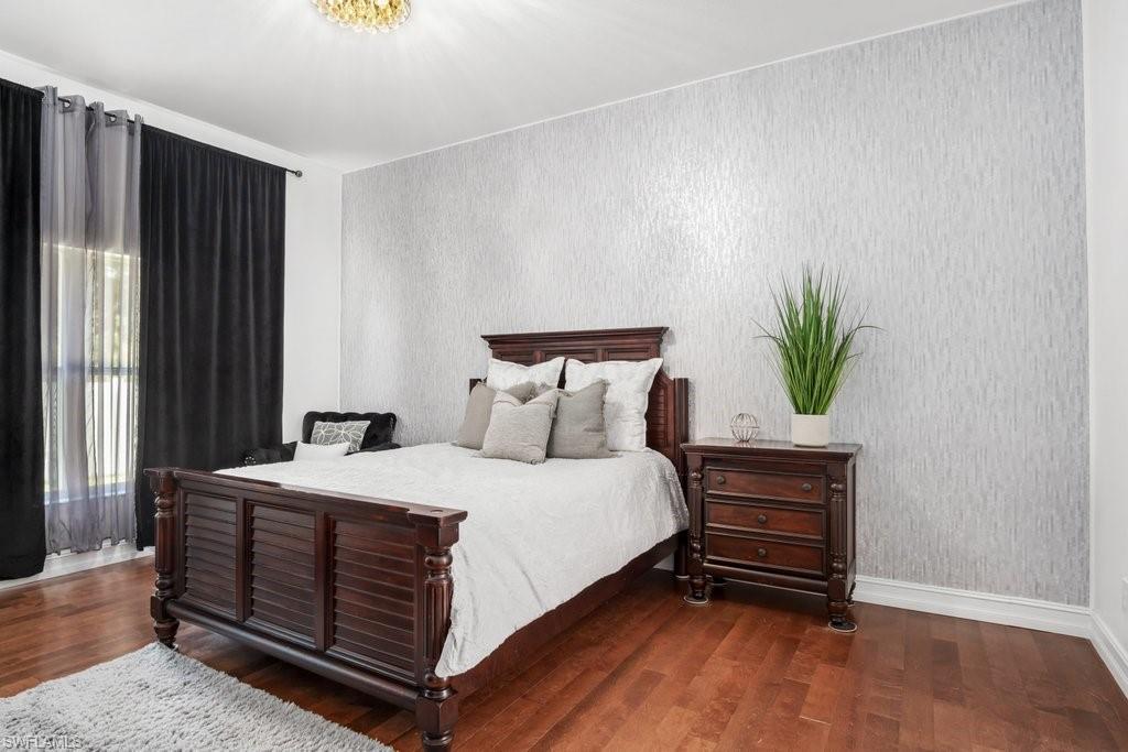 VALENCIA LAKES - Residential