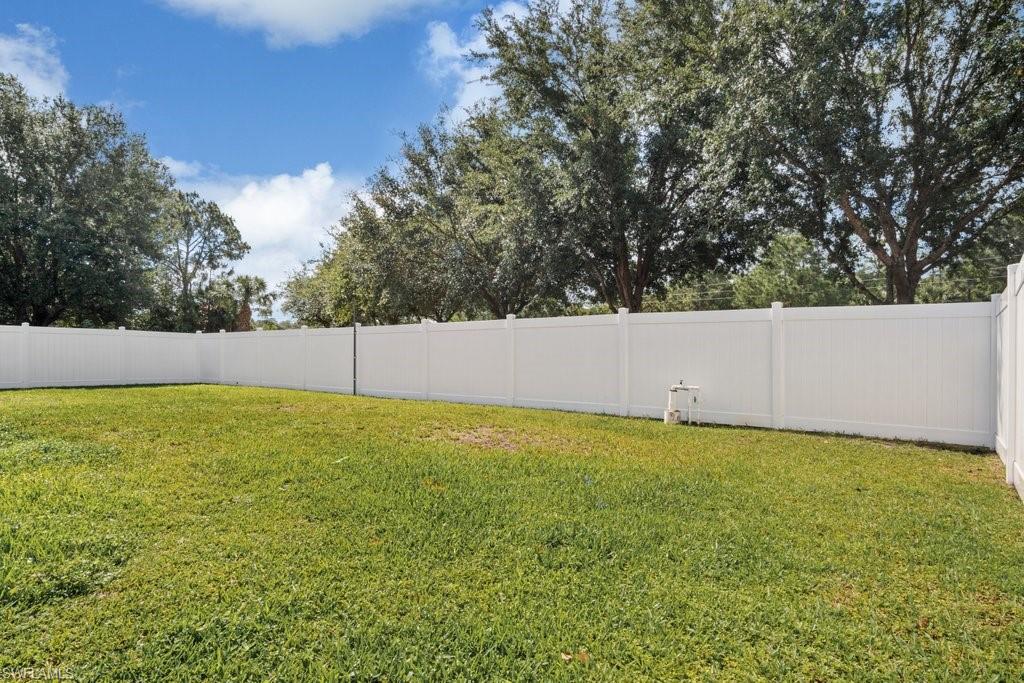 VALENCIA LAKES - Residential