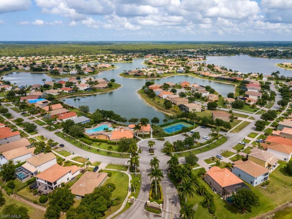 VALENCIA LAKES - Residential
