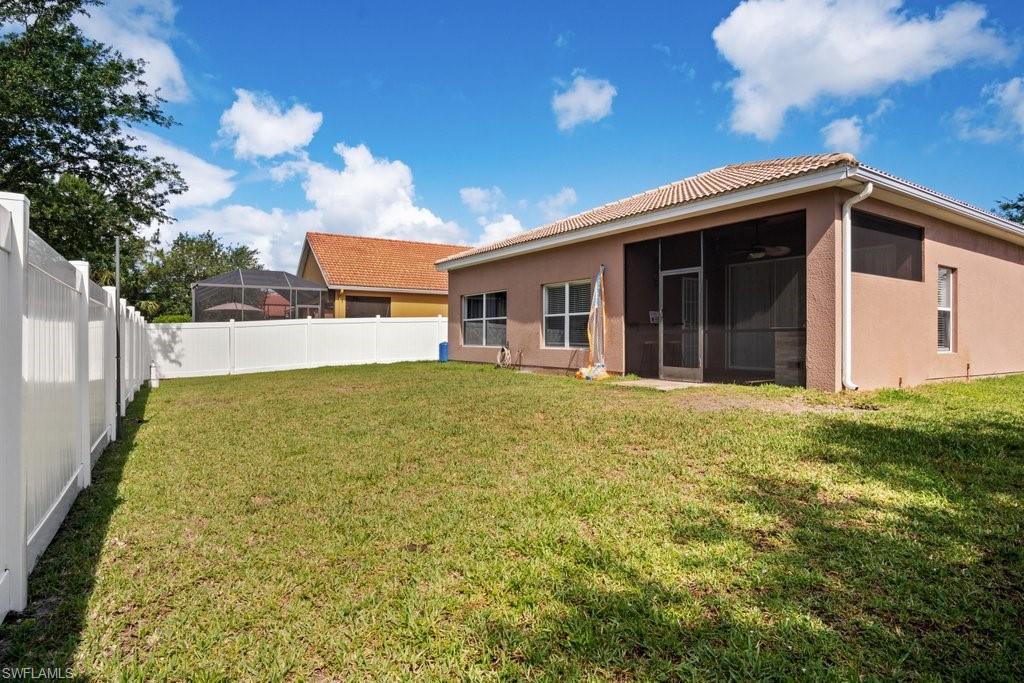 VALENCIA LAKES - Residential