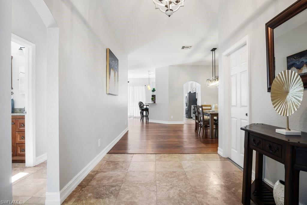 VALENCIA LAKES - Residential