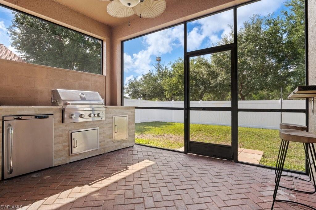 VALENCIA LAKES - Residential