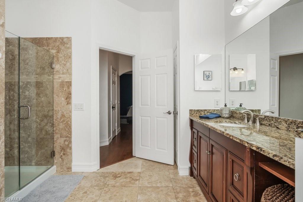 VALENCIA LAKES - Residential