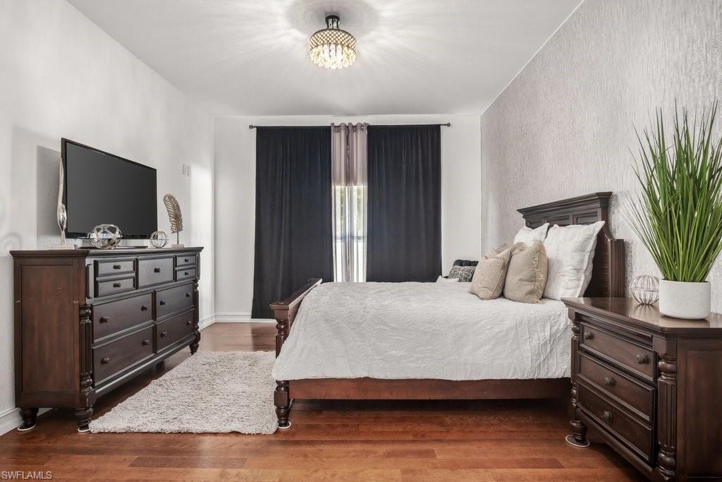 VALENCIA LAKES - Residential