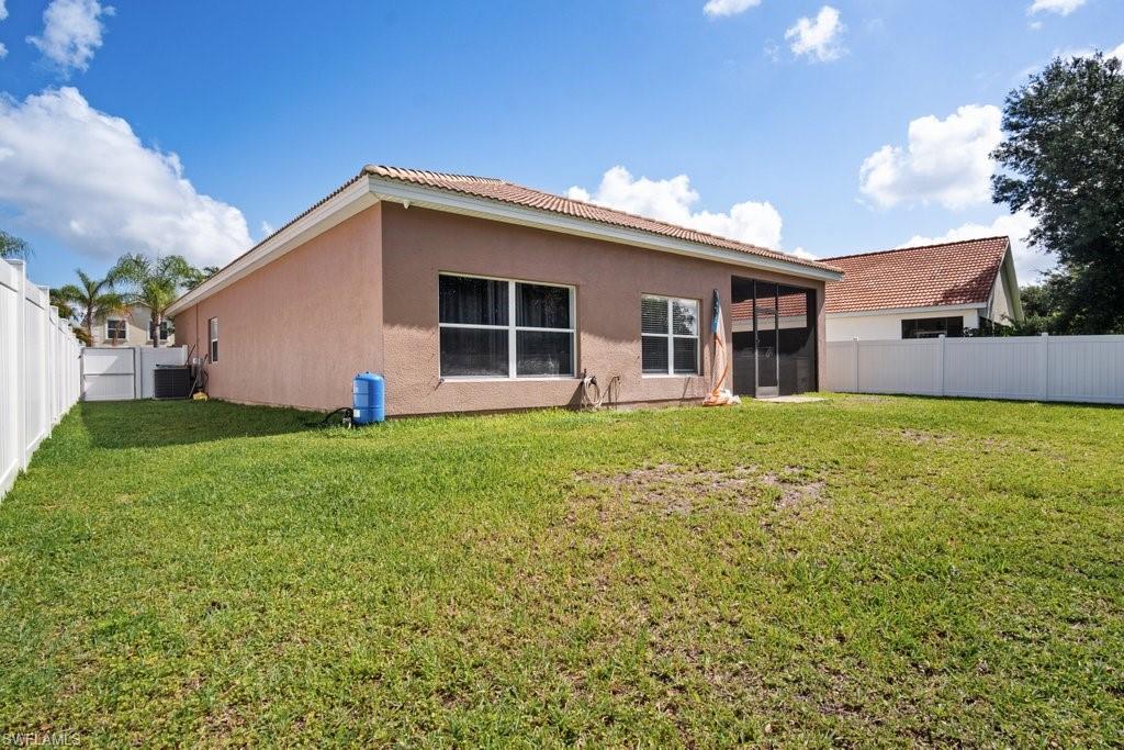 VALENCIA LAKES - Residential