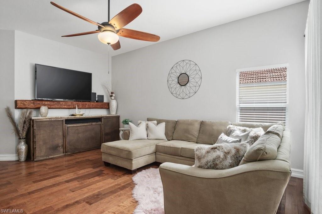 VALENCIA LAKES - Residential