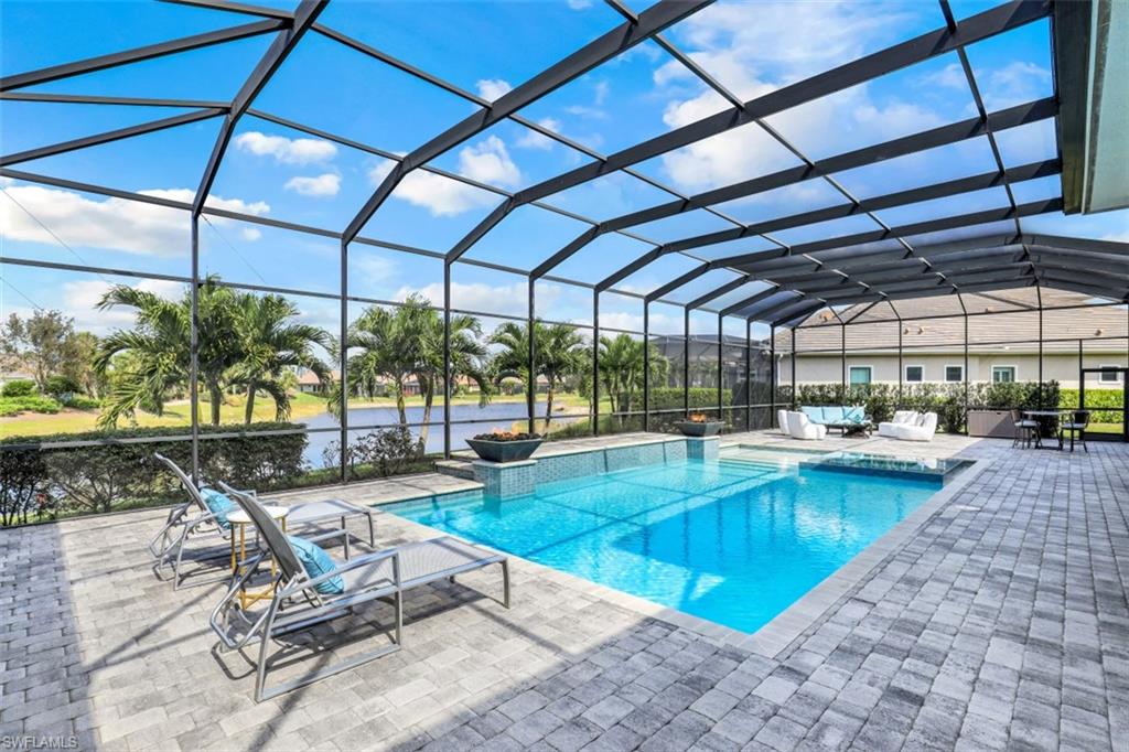 ESPLANADE - Residential