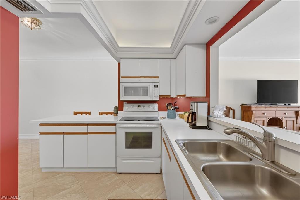 VILLA DEL MARE OF MARCO ISLAND - Residential