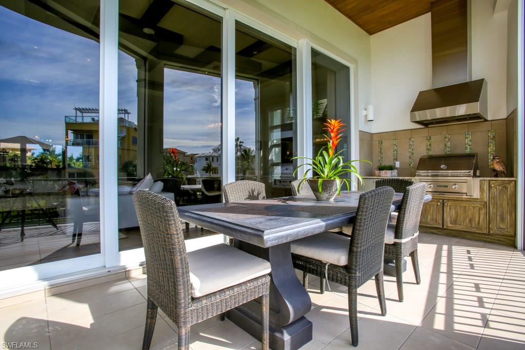 BAREFOOT BEACH - Residential