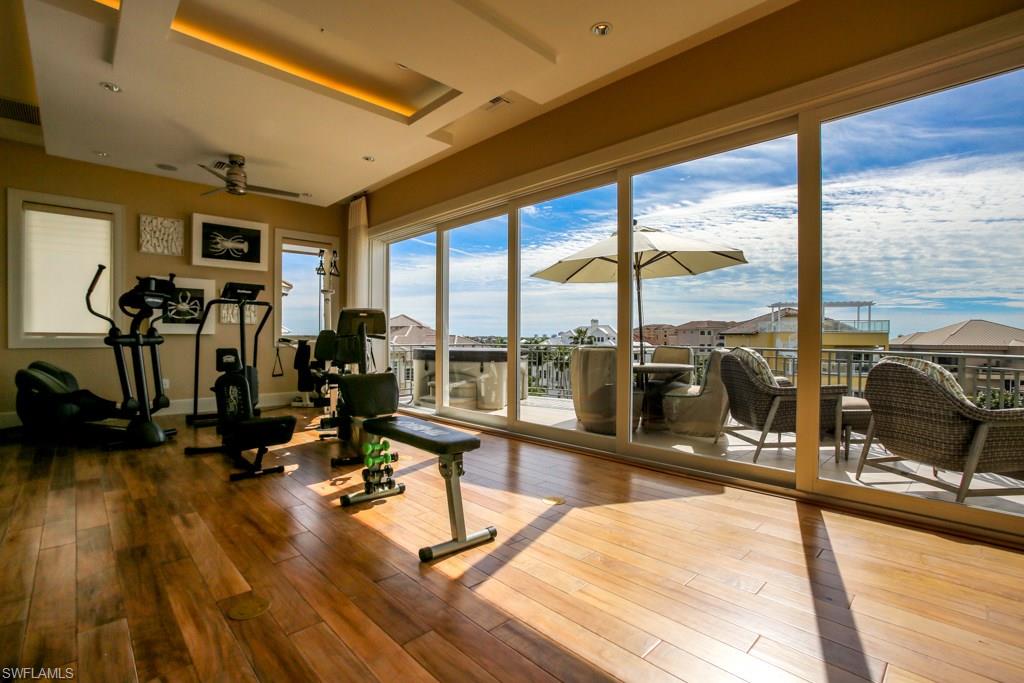 BAREFOOT BEACH - Residential