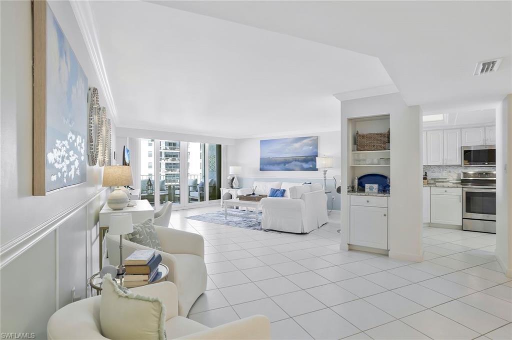 SUMMIT HOUSE OF MARCO - Residential