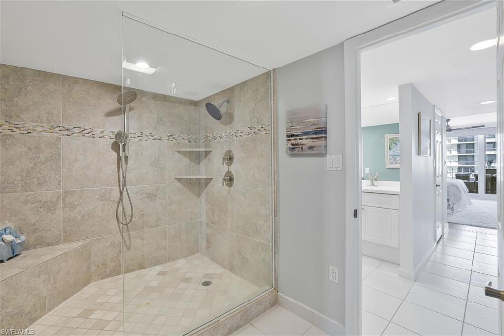 SUMMIT HOUSE OF MARCO - Residential