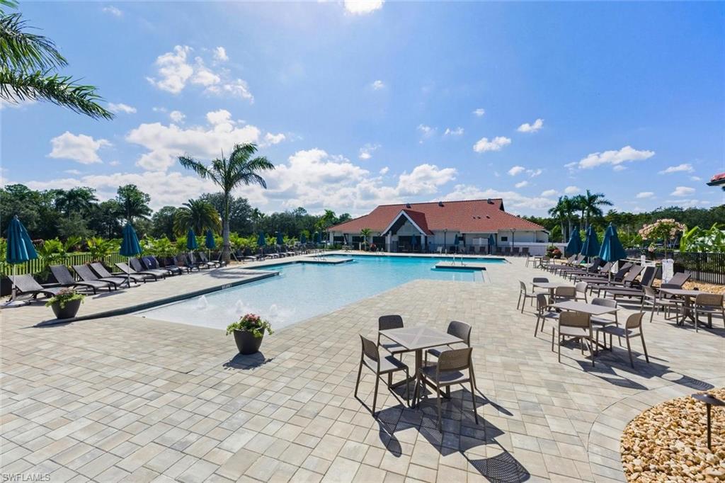7360 Saint Ives WAY 2301