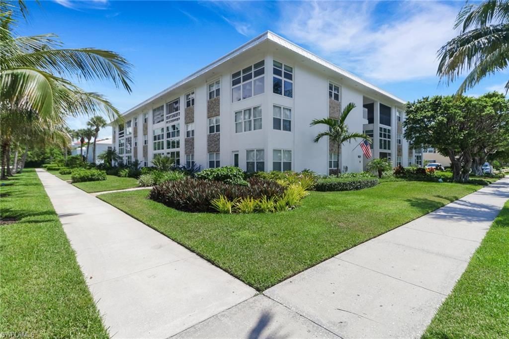 Photo of 1021 3rd ST S #306, NAPLES, FL 34102 (MLS # 225063884)