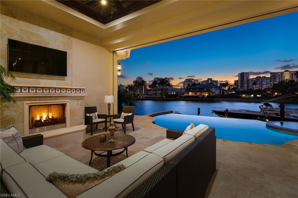 PARK SHORE - Residential