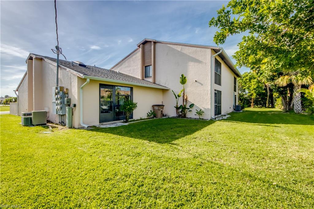 CORAL BREEZE CONDO - Residential