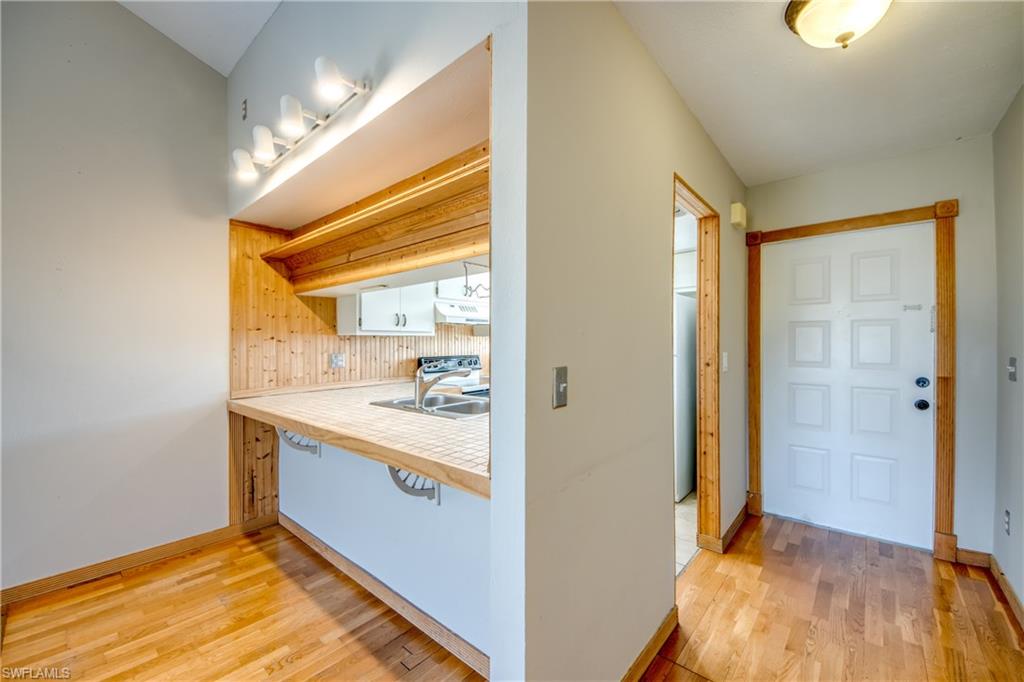 CORAL BREEZE CONDO - Residential