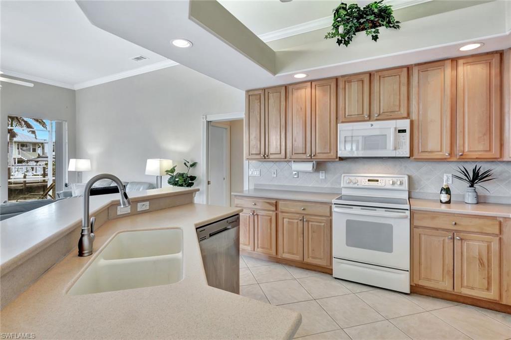 MARCO ISLAND - Residential