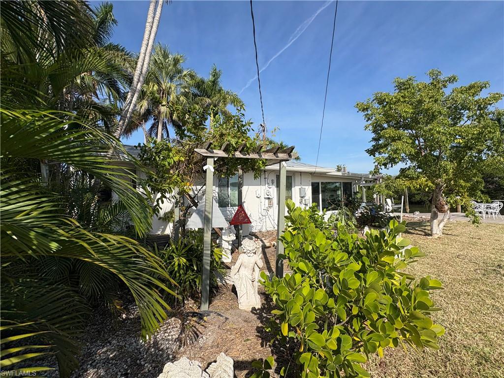 CROWS 2ND PLAT OF MATLACHA - Residential