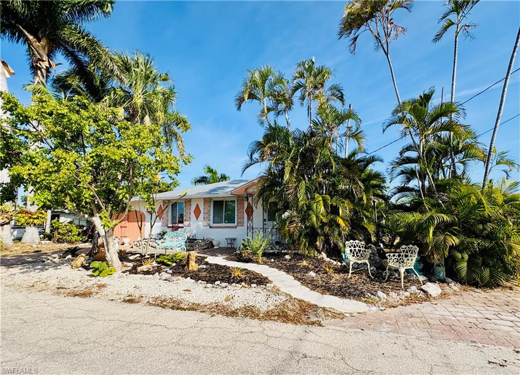 CROWS 2ND PLAT OF MATLACHA - Residential