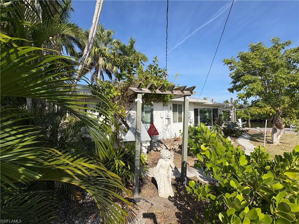 CROWS 2ND PLAT OF MATLACHA - Residential