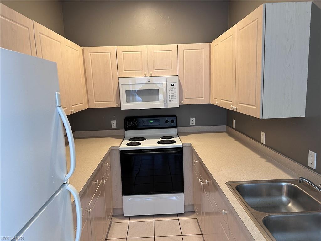 SAN CARLOS PARK - Residential Lease